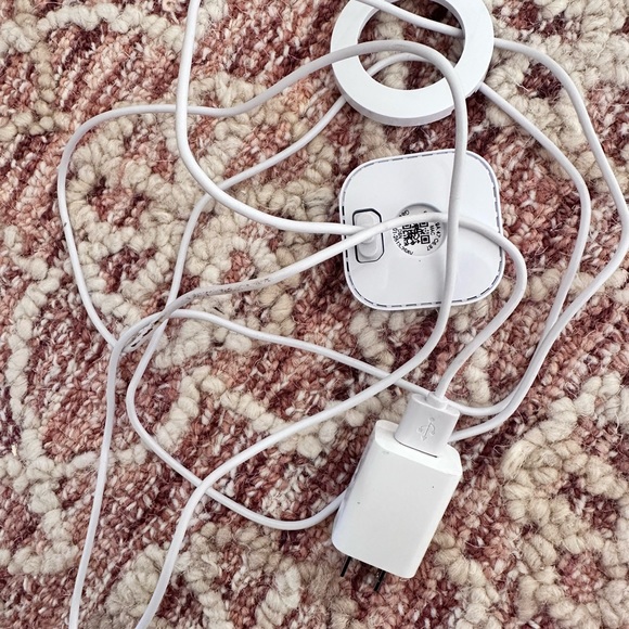 Blink Mini Smart Security Camera Indoor Plug-In Motion Detection - Picture 6 of 7